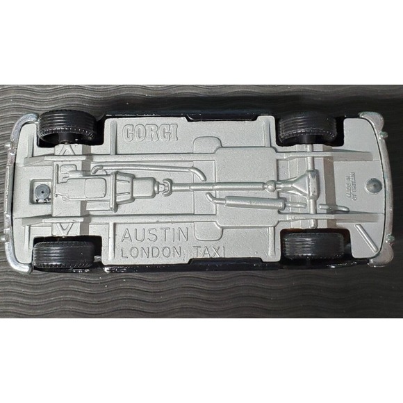 Preowned Corgi Austin London Taxi 1/43 - Picture 6 of 6